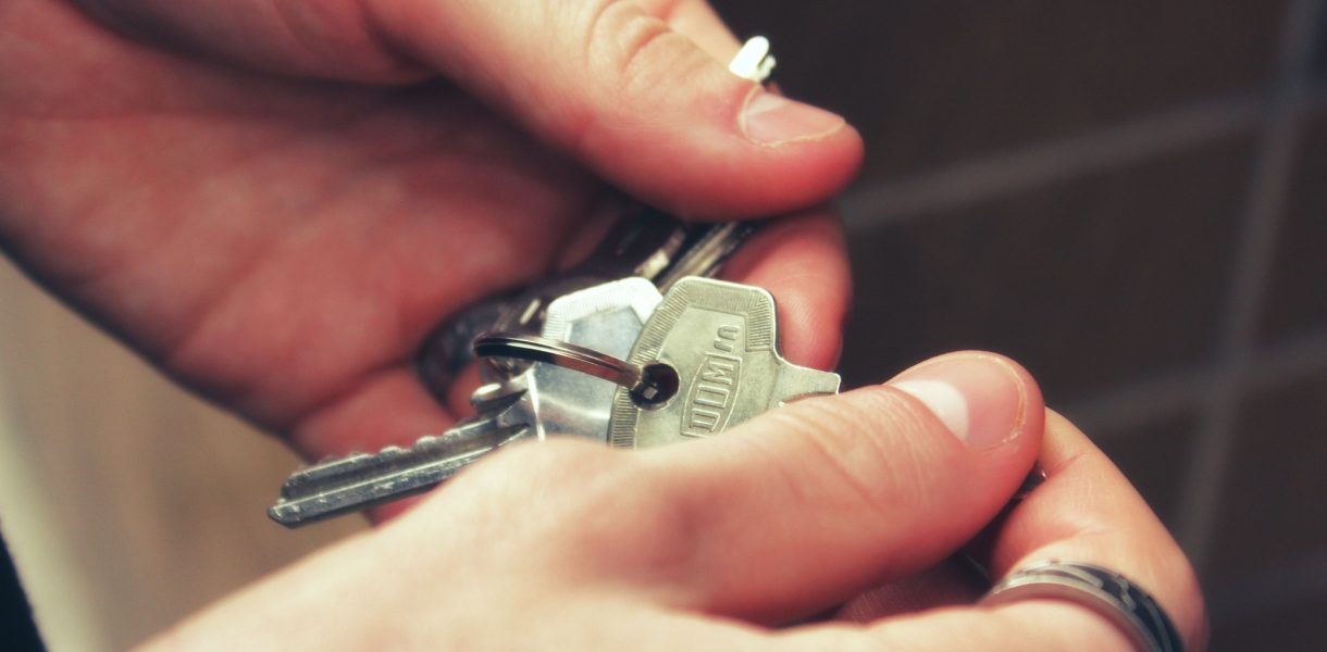 Serrure de porte en panne : pourquoi faire appel à un professionnel ?
